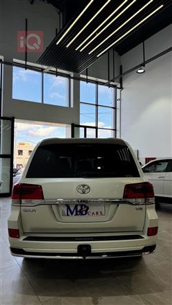 تويوتا لاندكروزر